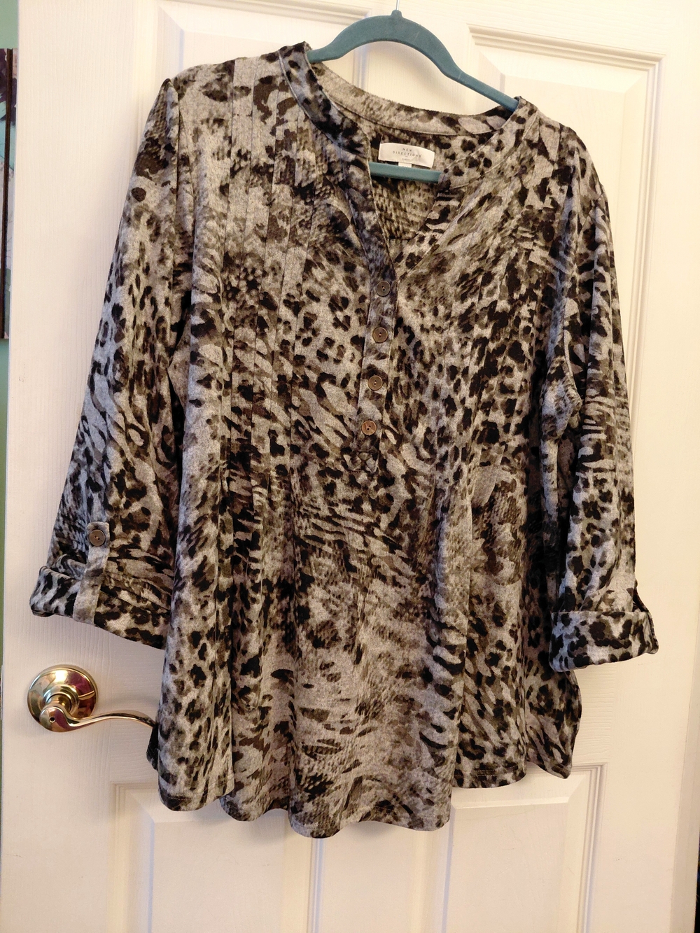 new directions Gray Animal-Print Henley Tunic Top